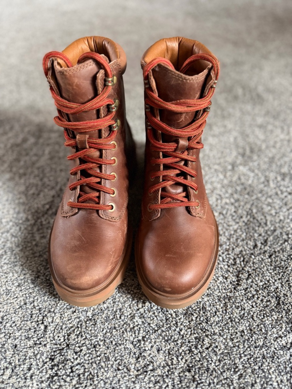 Sorel Woman’s Lennox Lace Up Boots Size 7 Pre-Loved Waterproof Leather